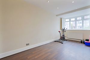 Main Avenue Totley Rise